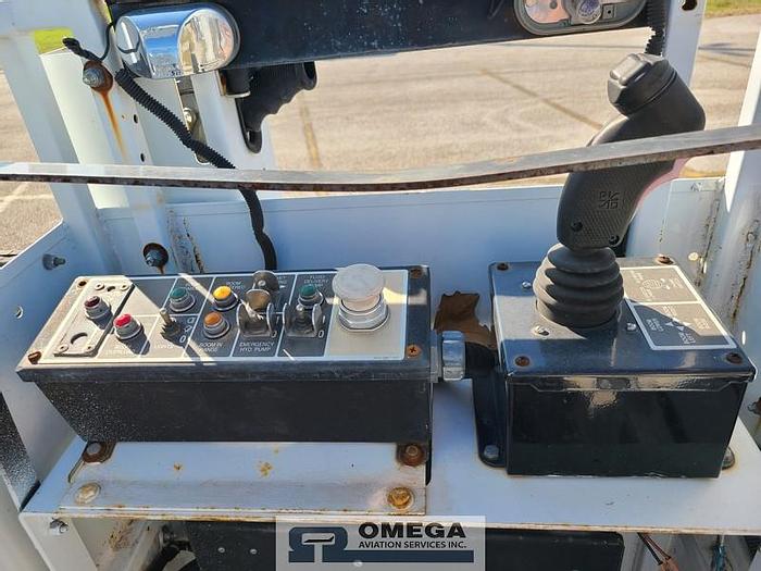 Used 1996 FMC LMD2000 Aircraft Deicer (2,000 total gallon tank cap) Ford Chassis w/ Diesel Engine