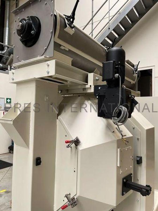 Used Pellet Press Van Aarsen C900-275