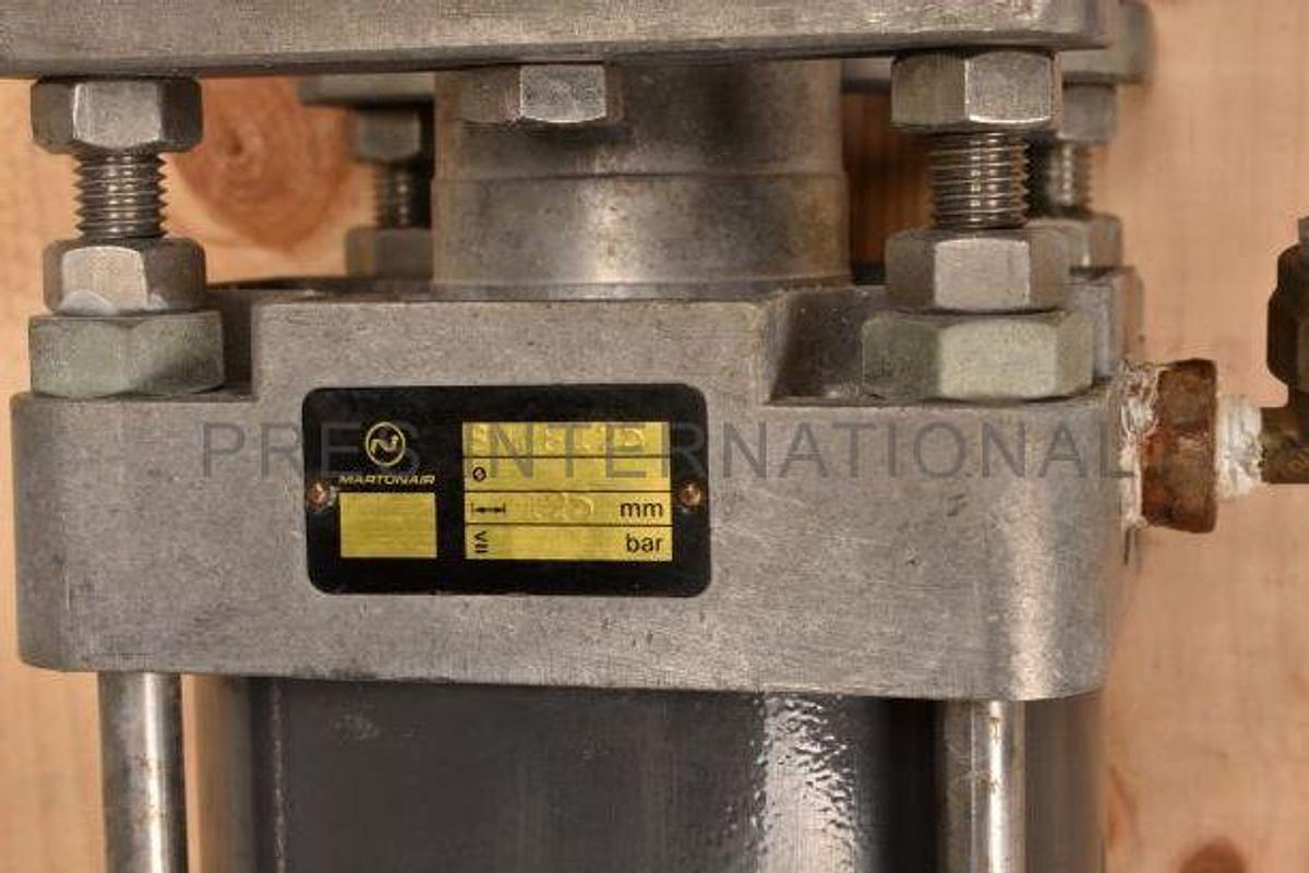 Used Knife/Pneumatic gate valve 150 mm