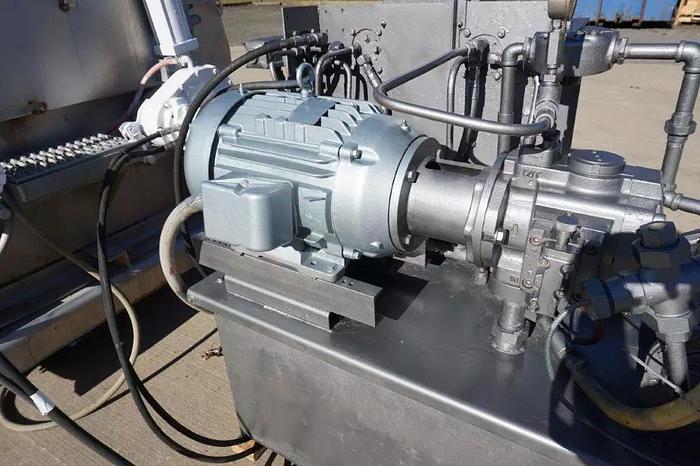 Used 3,000# AMFEC VACUUM TWIN SHAFT RIBBON BLENDER - S/S