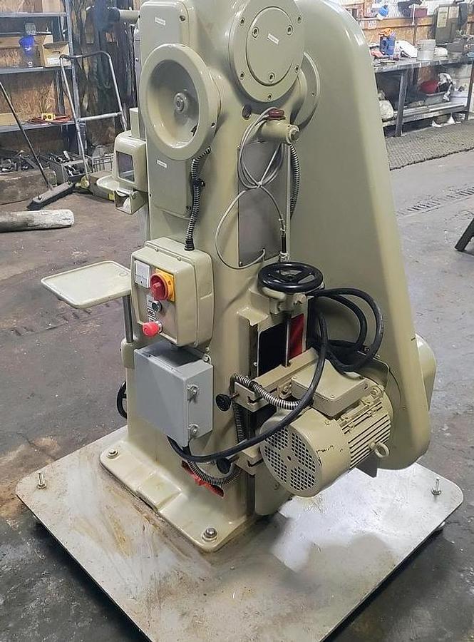 Used Used Manesty F3 Single Station Tablet Press