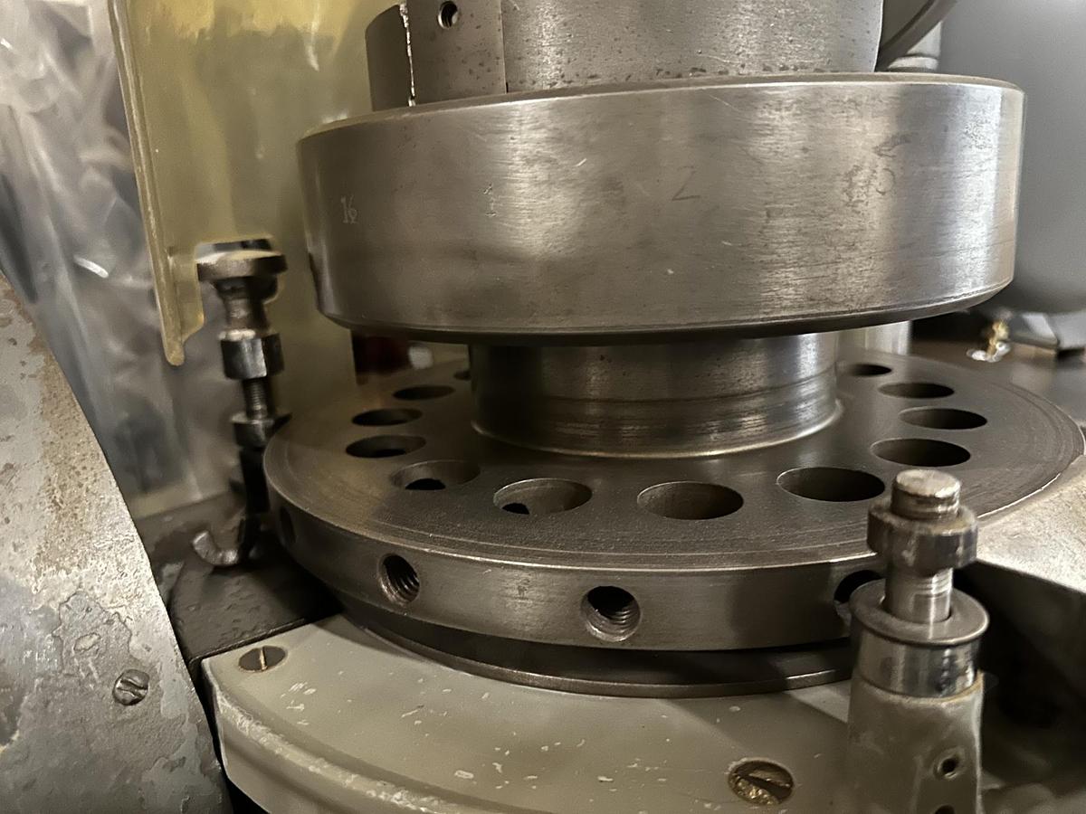 Used Used Manesty Model B3B 16 Station Rotary Tablet Press