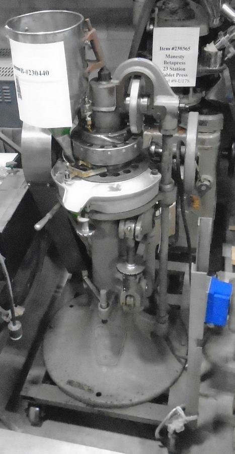 Used Used Stokes B2-16 Station Rotary Tablet Press