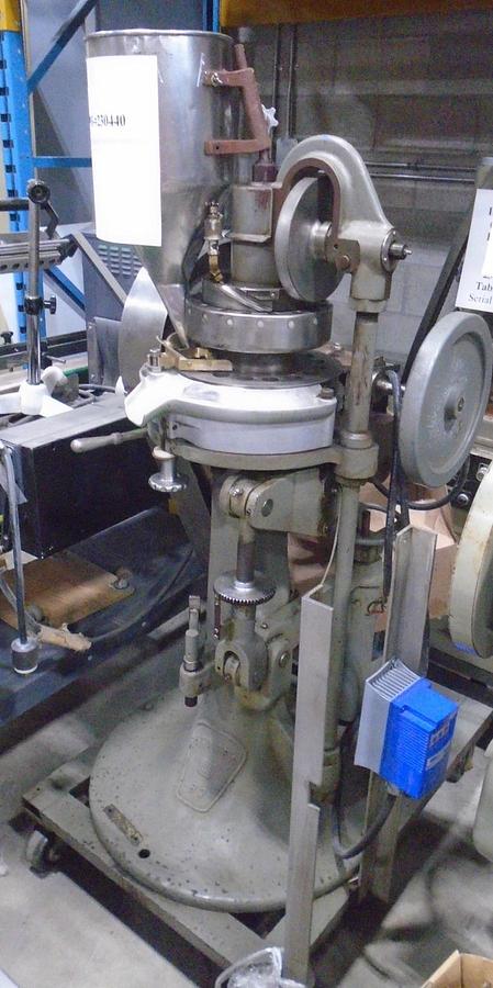Used Used Stokes B2-16 Station Rotary Tablet Press
