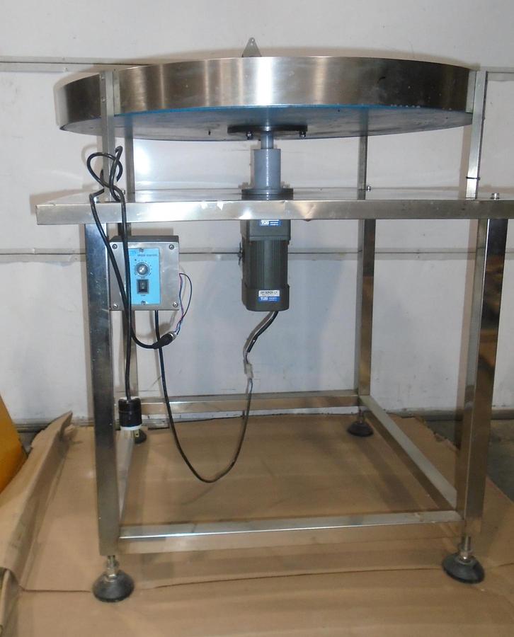 Used Used 39 inch In-Feed and 36 inch Accumulation Turn Tables