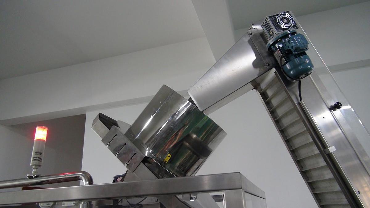 New High Speed Rotary Chuck Capper Model CP-400A