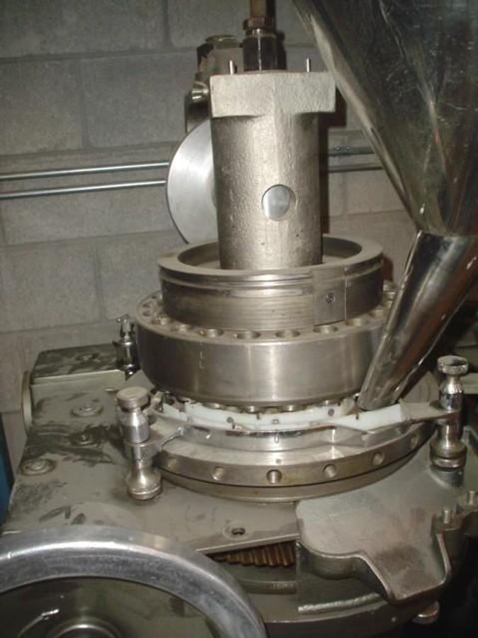 Used Used Manesty DryCota Model DC900 Tablet Press