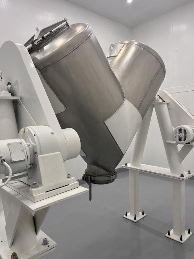 Used Used Patterson Kelley 20 Cubic Foot Stainless Steel Twin Shell V Blender