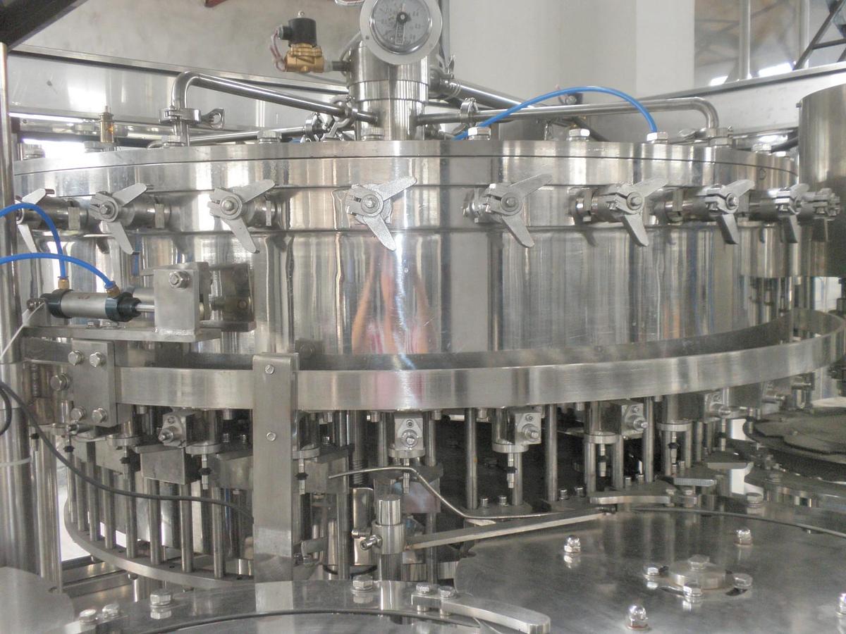 New Carbonated Beverage Filling System Model DCGF883(in-one): with Rinser, Filler and Capper