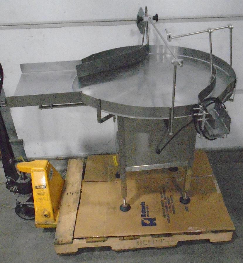 Used Used 39 inch In-Feed and 36 inch Accumulation Turn Tables