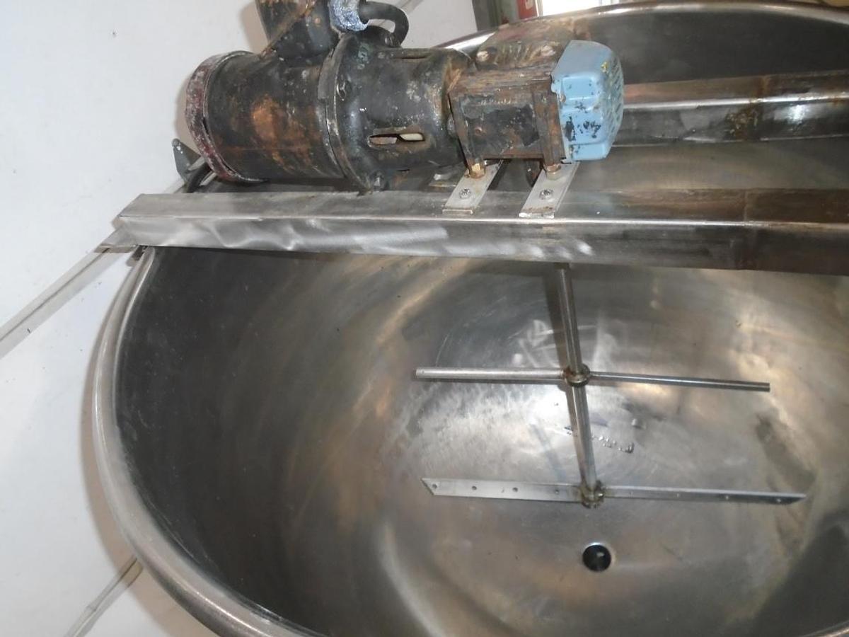 Used Used Stainless Steel Steam Jacketed Kettle with Top Mounted Agitation