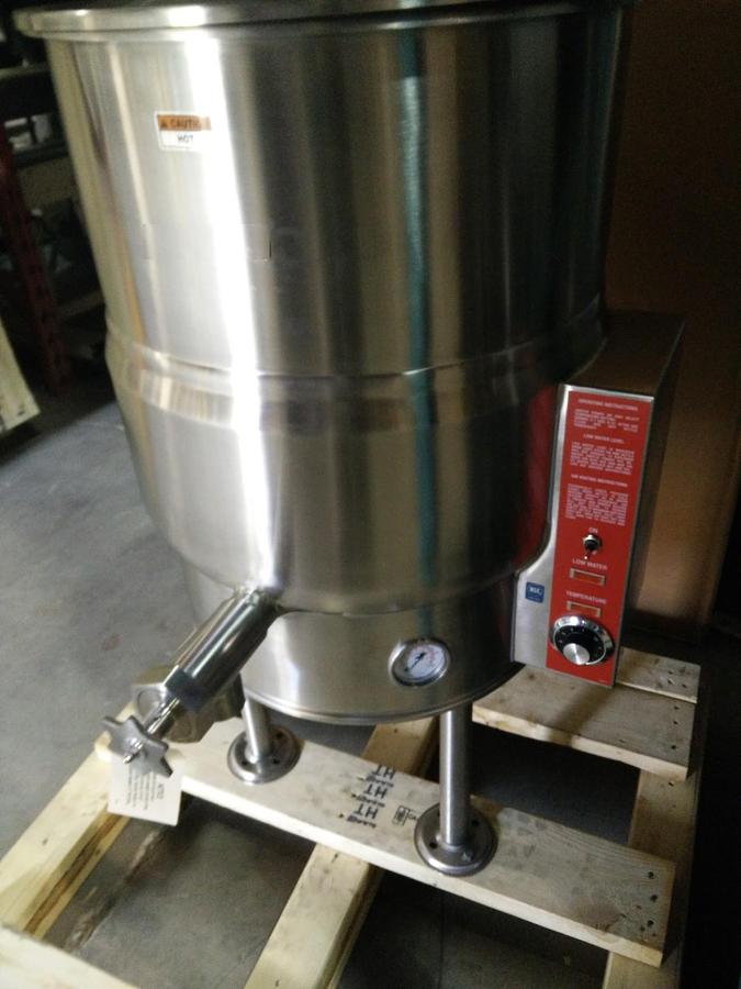 New 40, 60, 80 and 100 Gallon Stainless Stationary or Tilting Electric Kettles Model EL