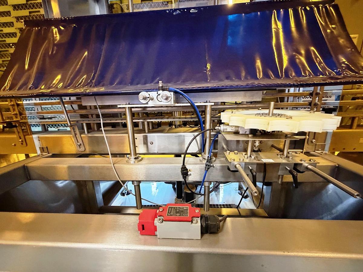 Used Complete Used High Speed Liquid Bottle Filling Packaging Line