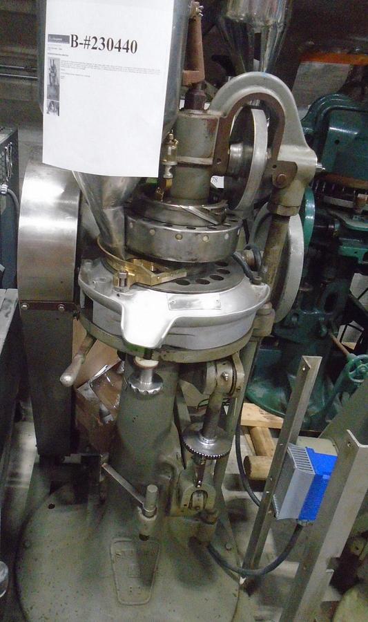 Used Used Stokes B2-16 Station Rotary Tablet Press