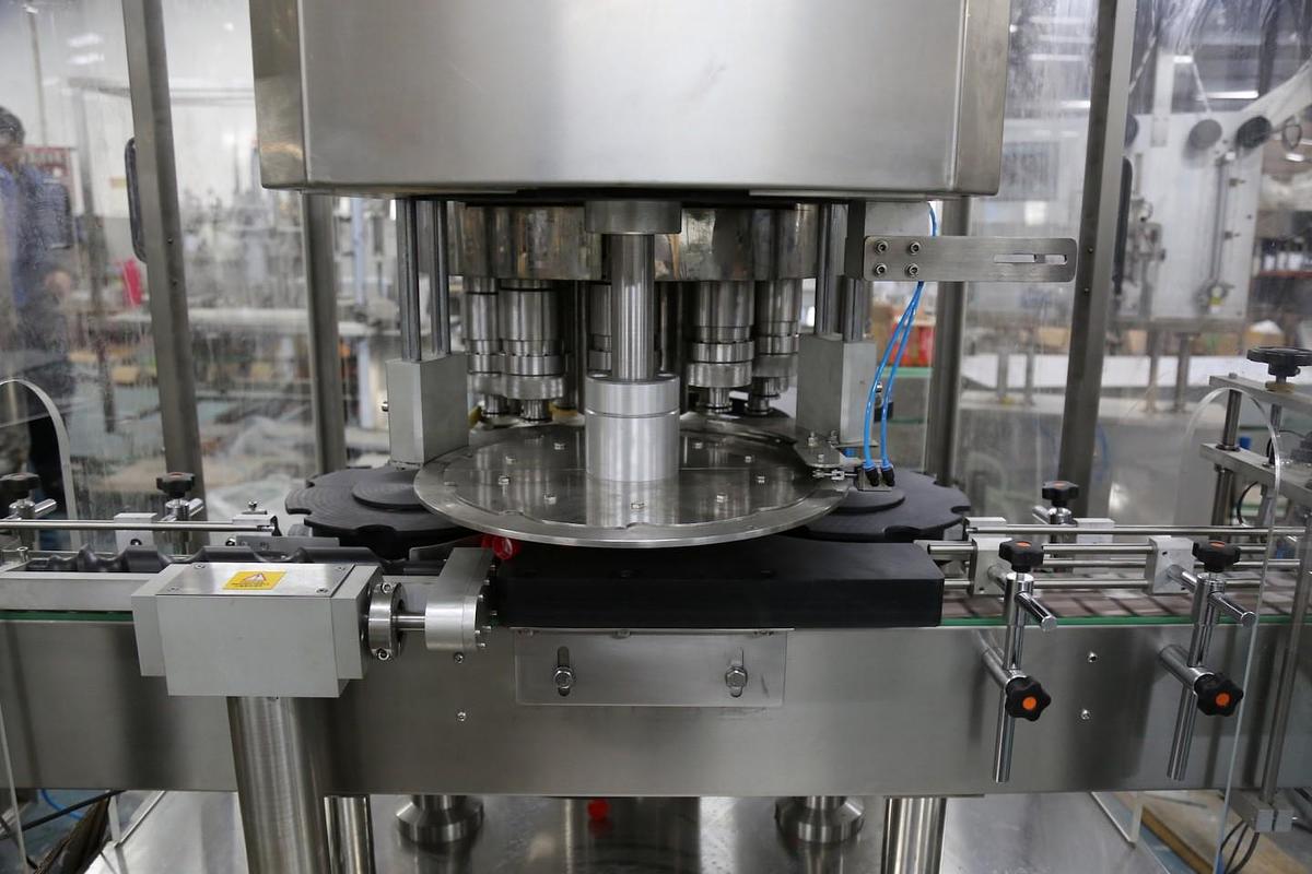 New High Speed Rotary Chuck Capper Model CP-400A