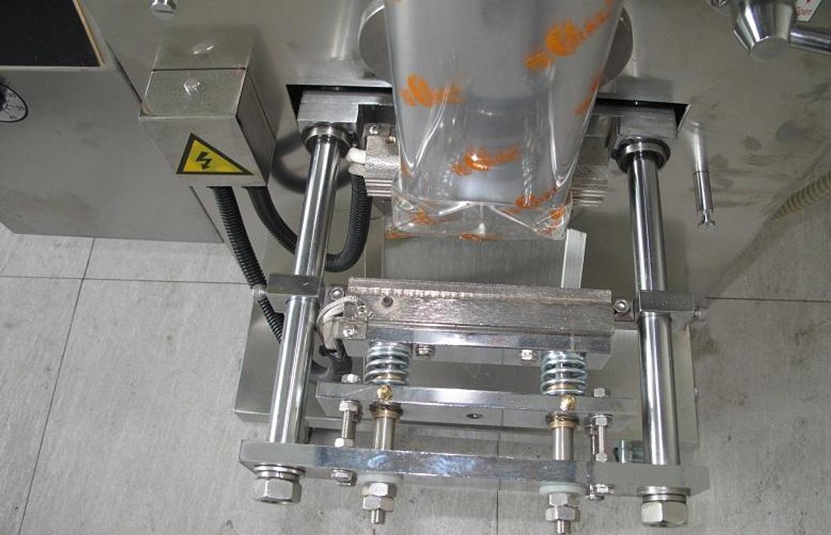 New Liquid Form Fill Sealer Model DCJ