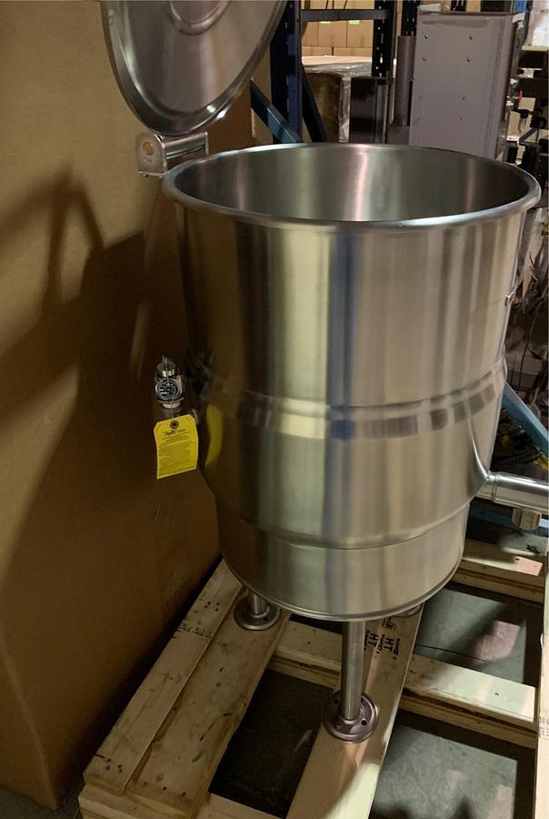 New 40, 60, 80 and 100 Gallon Stainless Stationary or Tilting Electric Kettles Model EL
