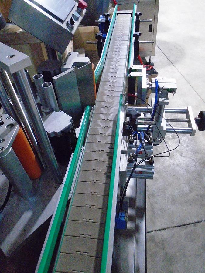 Used Like New Automatic Wraparound Bottle Labeler