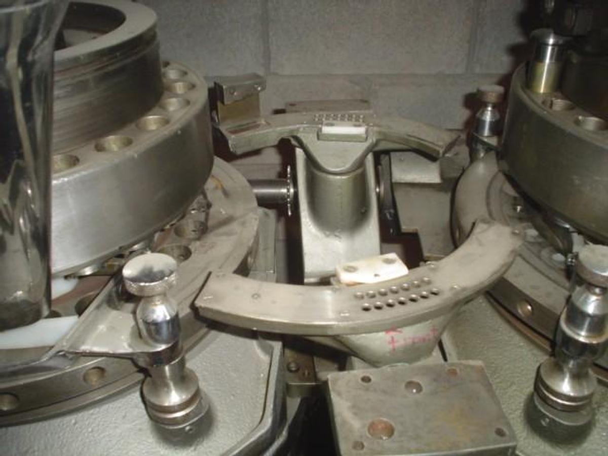 Used Used Manesty DryCota Model DC900 Tablet Press