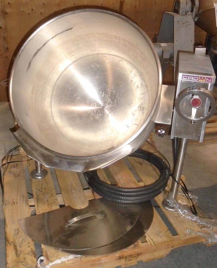 Used Like New 40 Gallon Stainless Steel Electric Tilting Kettles Model ELT with Custom Scrape Agitation Mixer