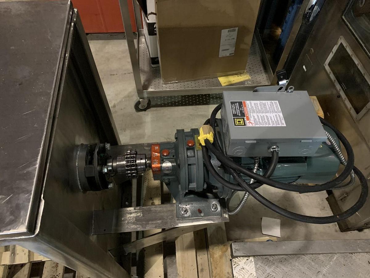 Used Used approx 4 Cu Ft Working Capacity Trough Blender