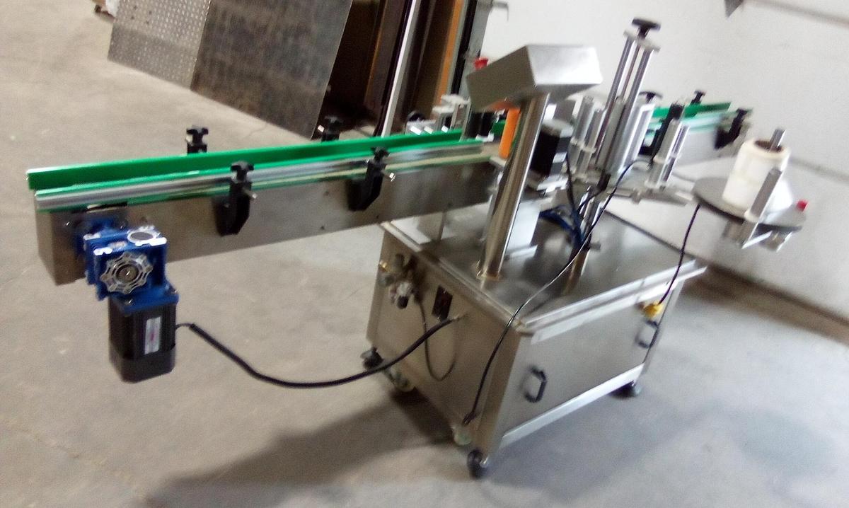 Used Like New Automatic Wraparound Bottle Labeler