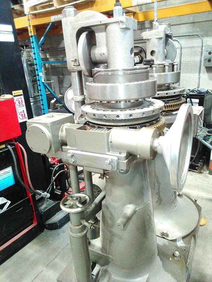 Used Used Manesty DryCota Model DC900 Tablet Press