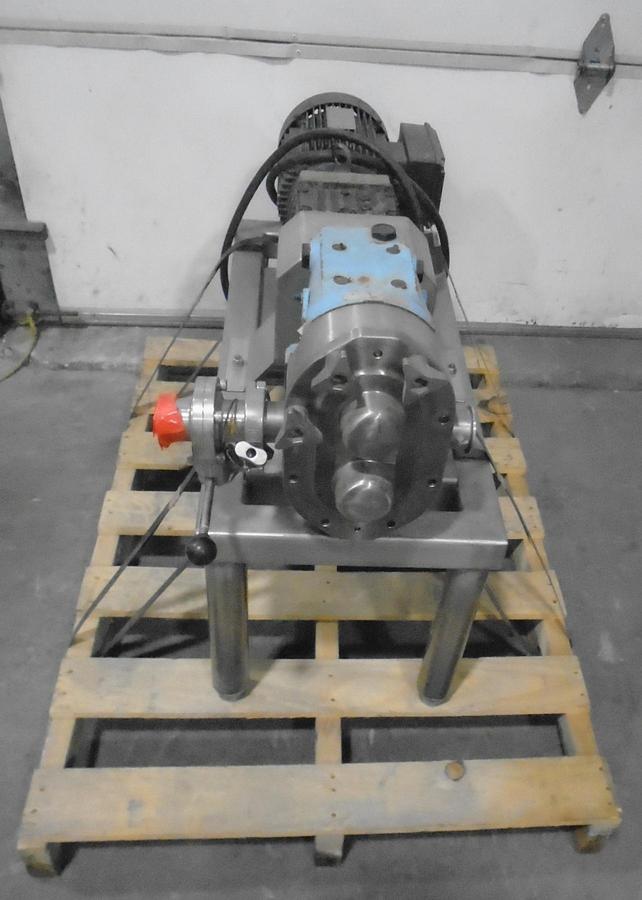 Used Used Waukesha Positive Displacement Liquid Product Transfer Pump Model 30-UI
