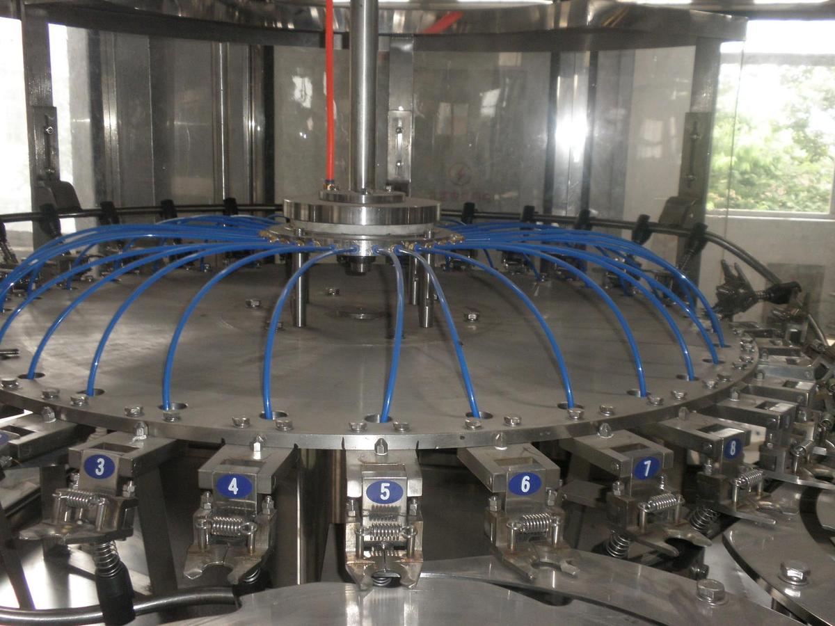 New Carbonated Beverage Filling System Model DCGF883(in-one): with Rinser, Filler and Capper