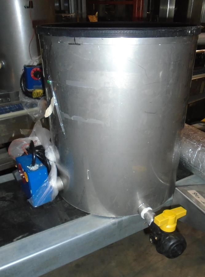 Used Used 20 Gallon Tank with Heating element & Heat Belt and spout