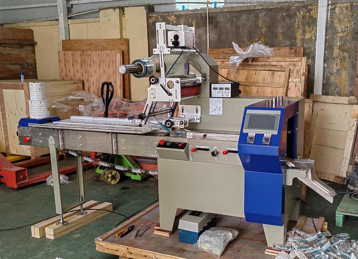 New Model BJWZ250 Pillow packaging machine