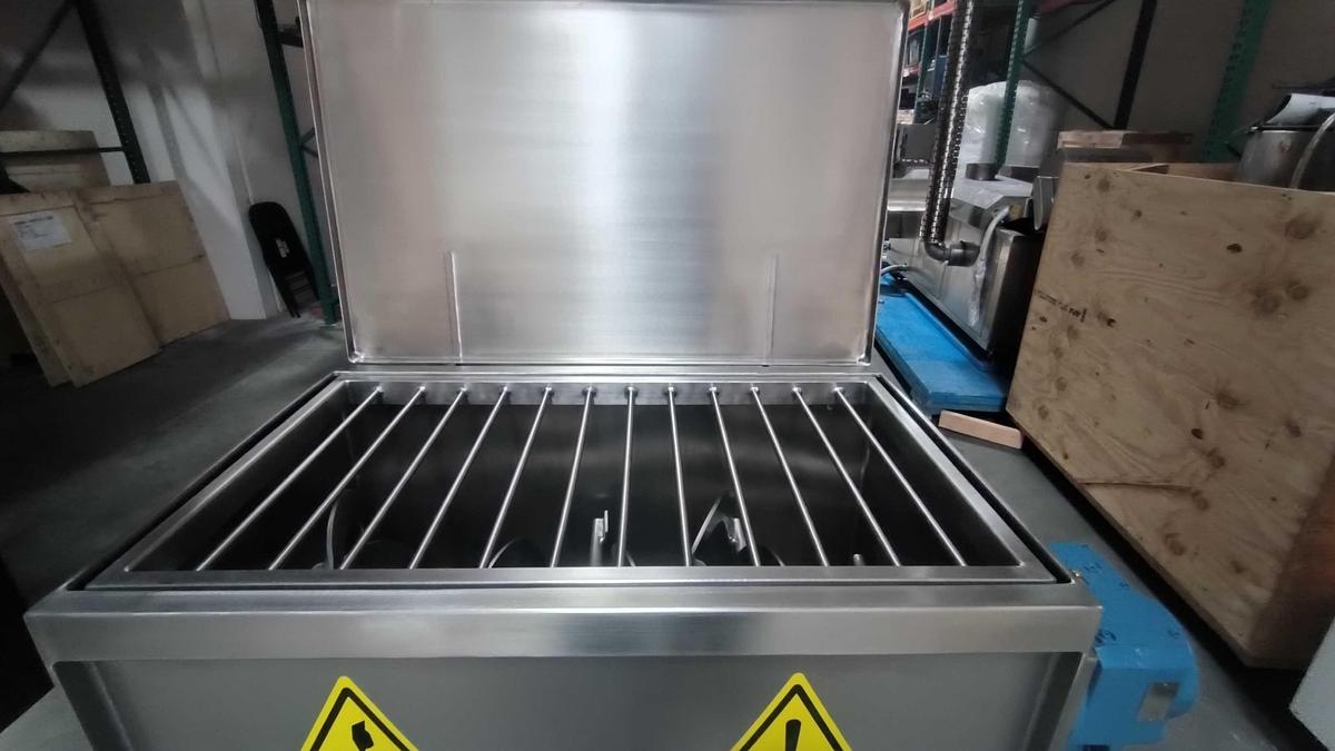 New 5 Cubic Foot Working Capacity Stainless Steel Ribbon Blender