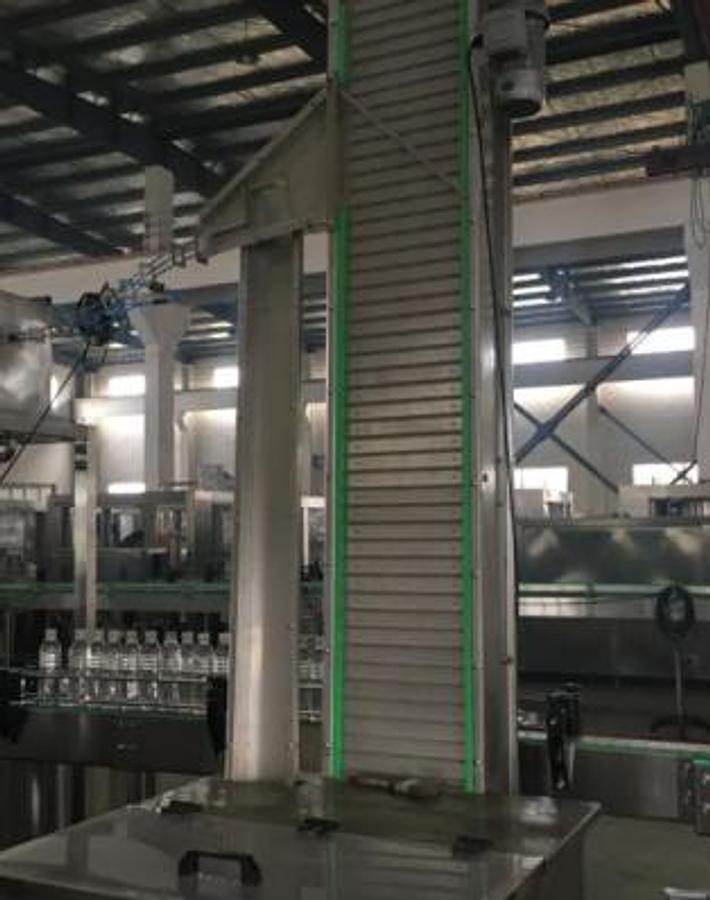 New Carbonated Beverage Filling System Model DCGF883(in-one): with Rinser, Filler and Capper