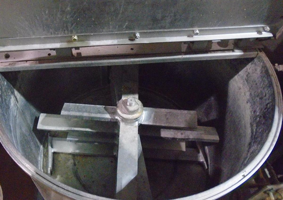 Used Used 150 Gallon (600 Litre) Mixing Tank