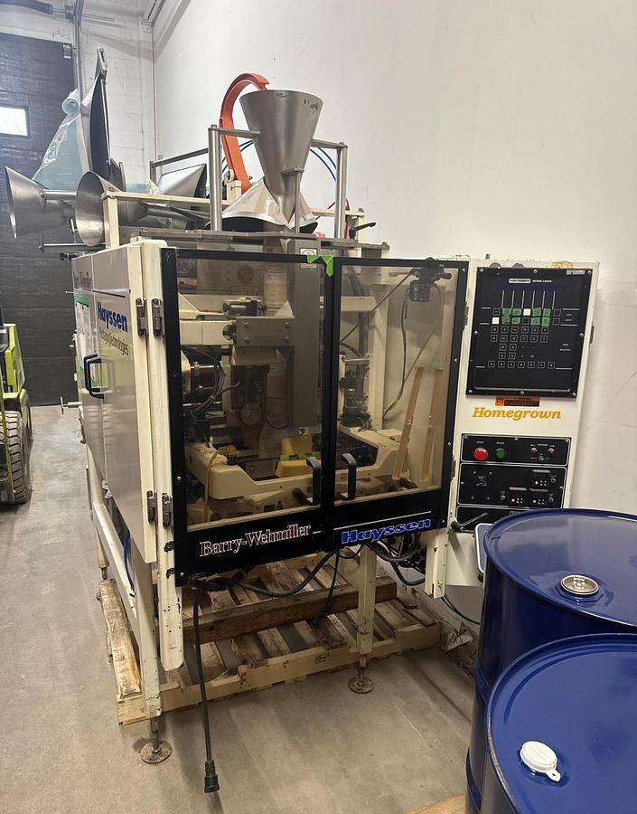 Used Used Hayssen Ultima Vertical Form Fill Sealer Model 1216-HR