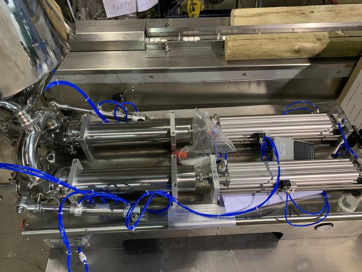 New 1000ML Table Top Pneumatic Twin Head Piston Filler Model SGF-B