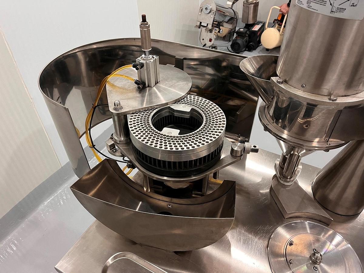 Used Used Semi-Automatic Capsule Filler Model JT