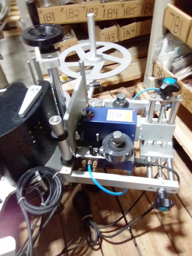 Used Used Model-1 Tabletop Wraparound Labeler with an Easyrun Control System