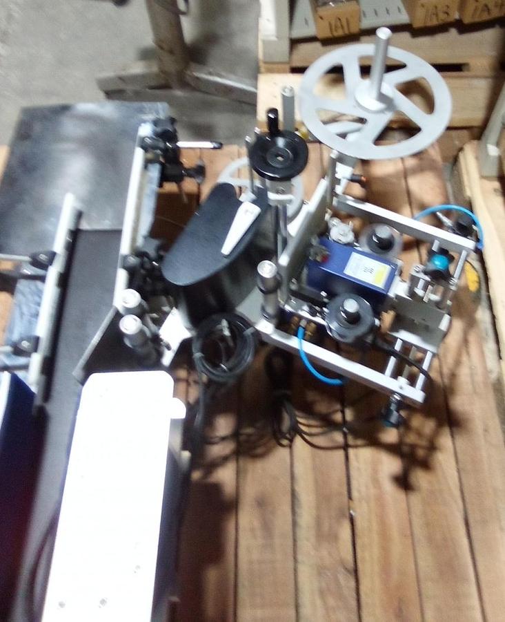 Used Used Model-1 Tabletop Wraparound Labeler with an Easyrun Control System