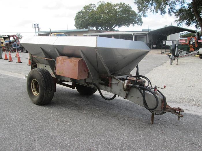 Used M & D 5-6 Ton Stainless Steel Spreader