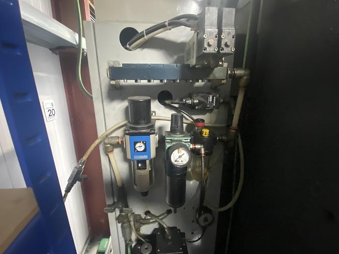 Used 1996 Bridgeport VMC 500/16 Vertical Machining Center
