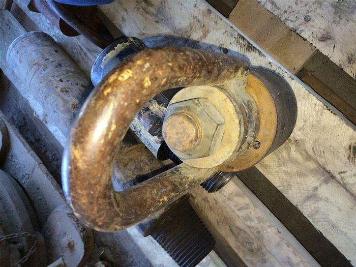 Used Lifting Plug with Swivel 410310937