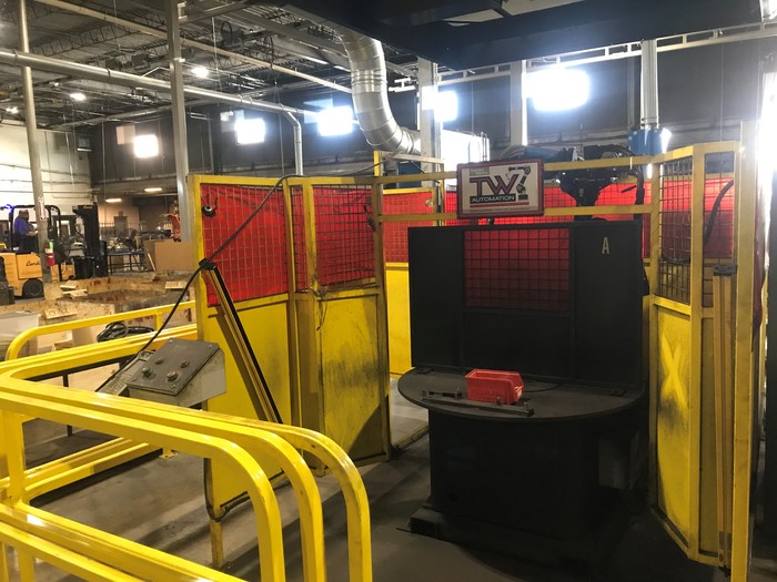 Used MOTOMAN MA1400 ROBOTIC MIG WELDING CELL WITH A/B INDEXER & DX 100 CONTROLS