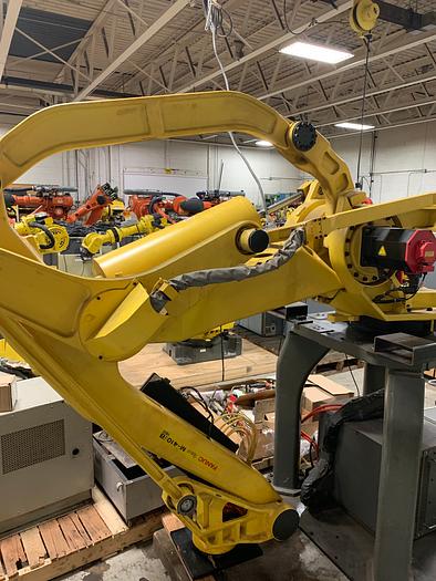 Used FANUC M410iB/160 PALLETIZING ROBOT WITH RJ3iB CONTROLLER 160KG X 3140 MM REACH