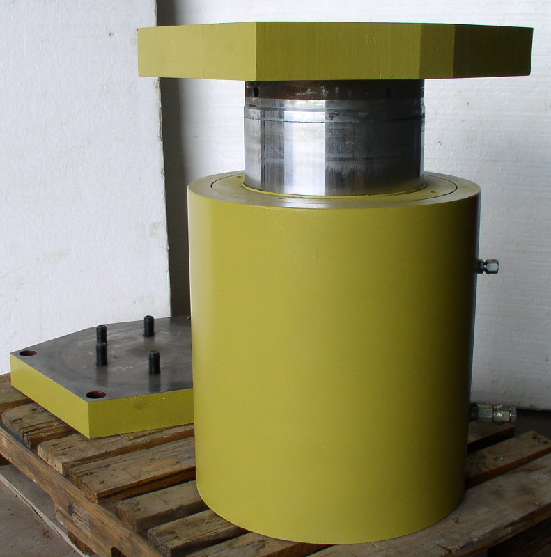 Used 565 Ton Atlas / Parker Hydraulic Cylinder; 5" stroke; 12" bore, 9" rod; 10,000 psi