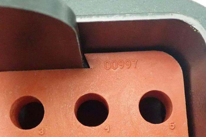 Used Set of 4 Sorvall 11053 Rotor Buckets with 2 00997 Red Inserts & 2 Green Inserts