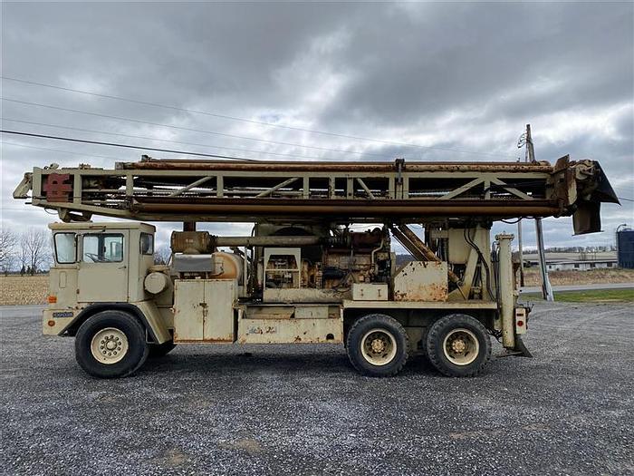 Used 1988 Ingersoll-Rand T4W Drill Rig