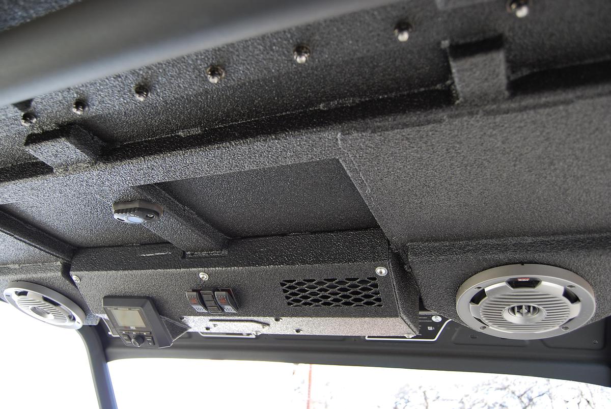 2024 Can-Am Defender DPS HD9