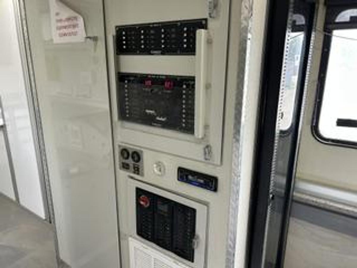 Used DATA VAN / CONTROL CENTER
