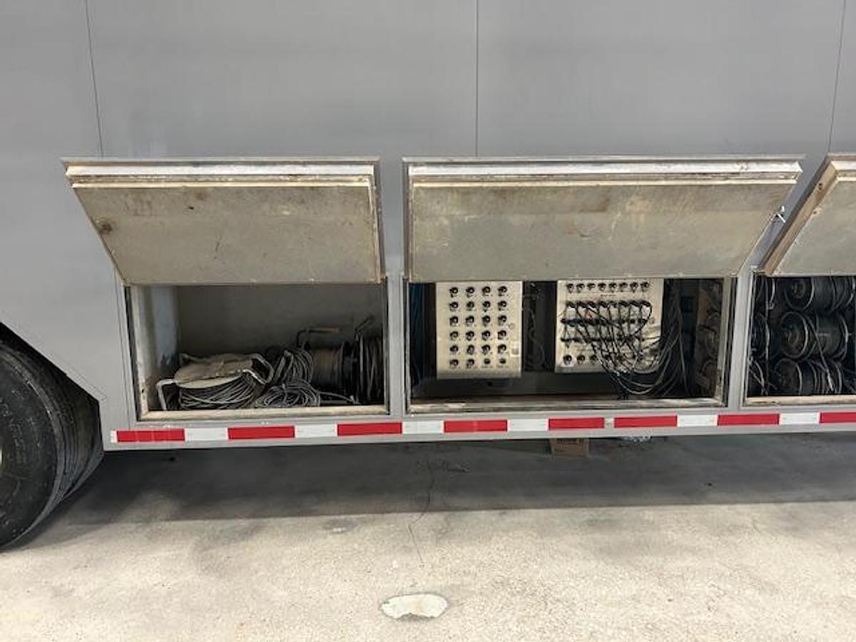 Used DATA VAN / CONTROL CENTER